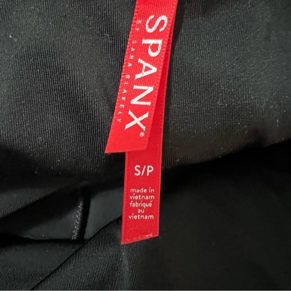 Spanx Faux Leather Leggings- Black Camo Size Small - Picture 11 of 13